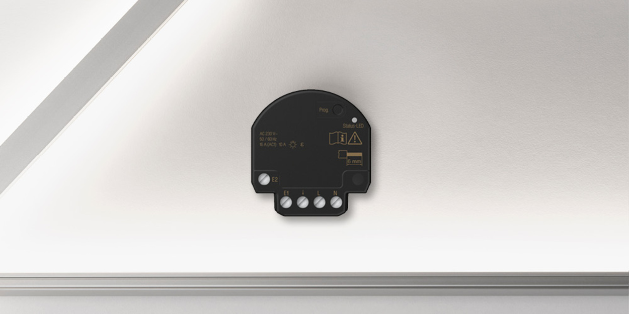 JUNG HOME Jalousieaktor Mini bei Muster Elektro in Musterstadt